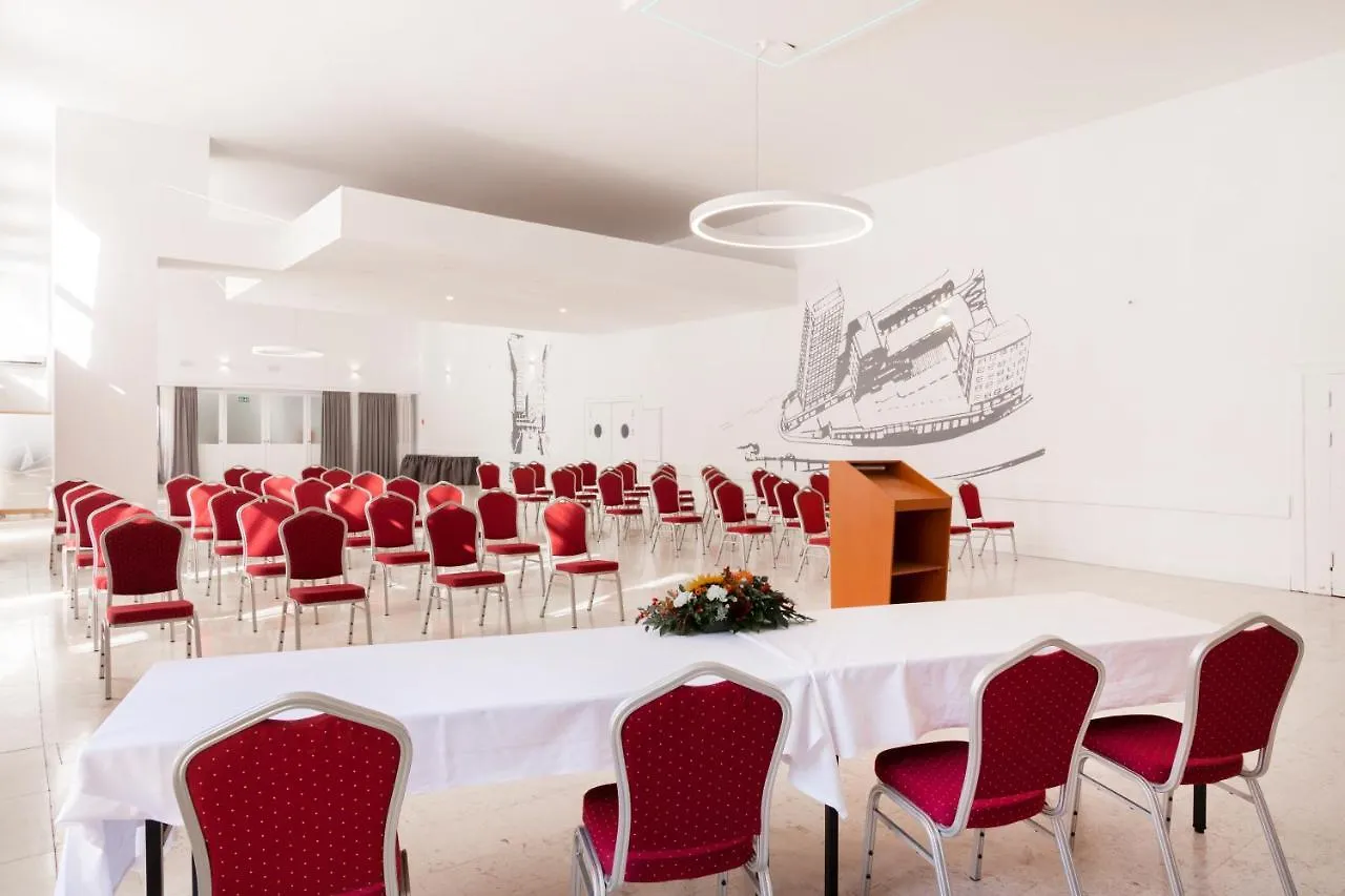 Hotel Neboder Rijeka 3*,